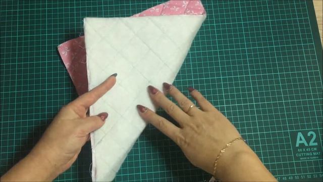 26.Шьём третий блок для текстильной папки-органайзера/Часть 3/Карман на резинке с клапаном! смотреть онлайн