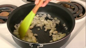 ? Запеканка из кабачков и картофеля на сковороде (+ сыр внутри) — видео рецепт