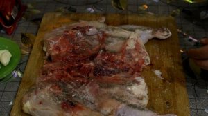 Цыпленок табака  на сковороде гриль.