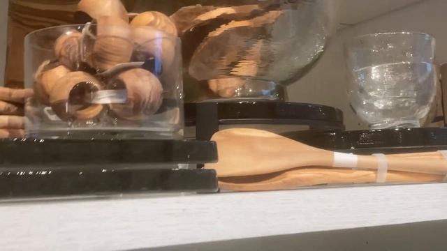 НОВЫЙ магазин мебели, где продают деревянные ложки по цене 30 долларов за штуку -23 августа 2023 № смотреть онлайн