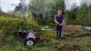 Сделал канаву мотоблоком для отвода воды