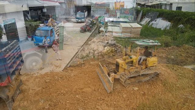 First Starting new project Land Filling Difficult Driver for operator Dump truck dumping Stone смотреть онлайн