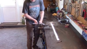 Полезная приблуда в гараже.Как открутить ржавую (прикипевшую) гайку.Гайкокол