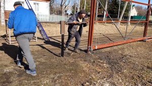 Свая винтовая под калитку забора