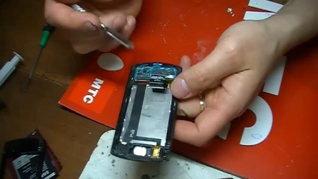 Samsung S5200 разборка, замена шлейфа смотреть онлайн