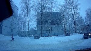 Задний привод и не чищенные дворы зимой.