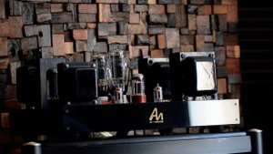 Audio Note Kit1 300b stereo power amplifier demo