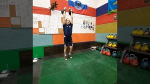Комплекс упражнений с двумя гирями.