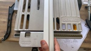 Dewalt D27111-QS combination saw (free drill set)