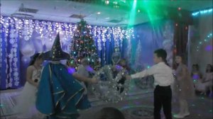 Танец с обручами "Снежная фантазия". Ведущая - Юданова Ангелина. Мы танцуем, мы играем.