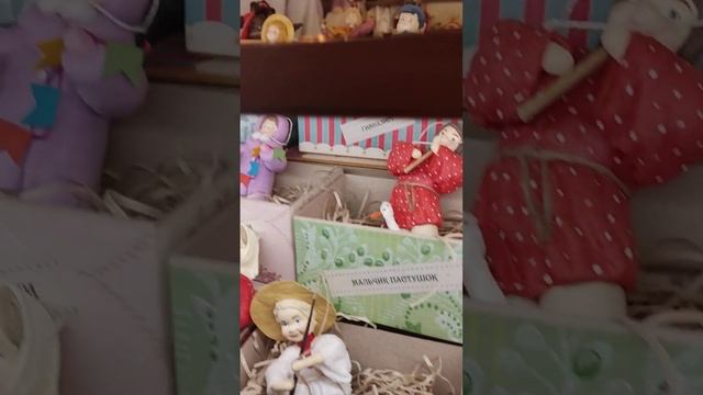 Чудные новогодние игрушки из ваты . ГУМ. Мануфактура «Душистыя радости», Москва 03.01.2023 смотреть онлайн