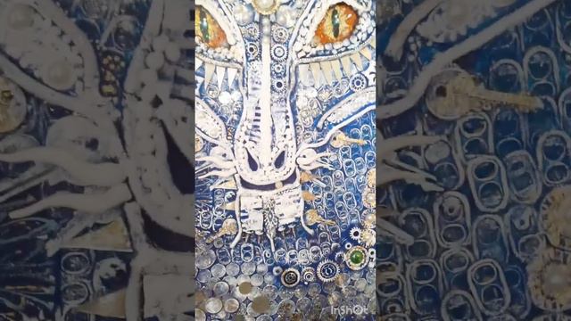 Бело -серебристый дракон. Символ наступающего года. Картина из разных материалов. смотреть онлайн