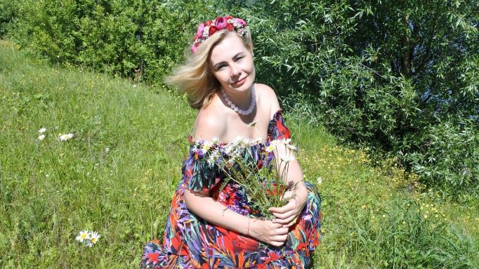 " Над Россией моей" исполняет Яна Кованько Авторы: К.Аглинц, А.Михайлов