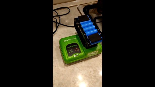 Аккумулятор Greenworks 40v, 6 а.ч. не заряжается--ещё одна возможная причина ?
