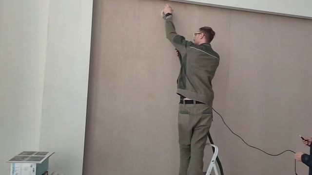 Поклейка шпона на стену. Мы это сделали!!! С божьей помощью... смотреть онлайн