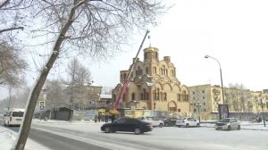 Установка первого купола Храма Рождества Христова