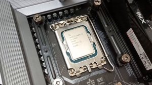 GIGABYTE Z690 RTX 4070 черный экран, решение