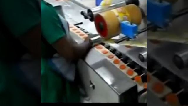 Упаковочный аппарат для плоской карамели в flowpack с открытой палочкой (Китай) смотреть онлайн