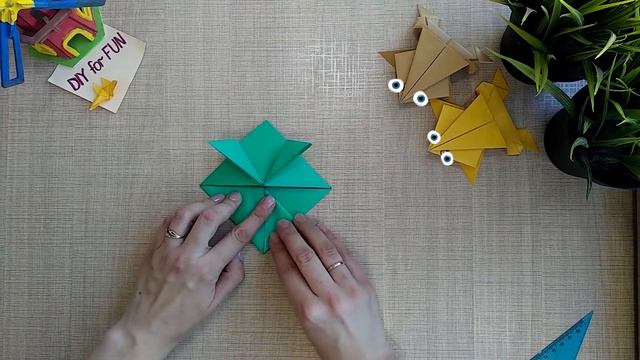 ПРЫГАЮЩАЯ ЛЯГУШКА ИЗ БУМАГИ / Как сделать лягушку оригами смотреть онлайн
