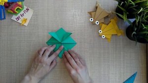ПРЫГАЮЩАЯ ЛЯГУШКА ИЗ БУМАГИ / Как сделать лягушку оригами