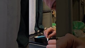 Как всегда проблемная наклейка уф стекла на Samsung galaxy s23 ultra нп ультра фиолетовый клей