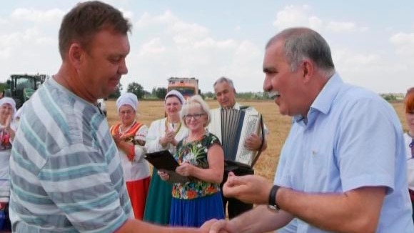 Хлеборобы Кореновского района получили медали за жатву