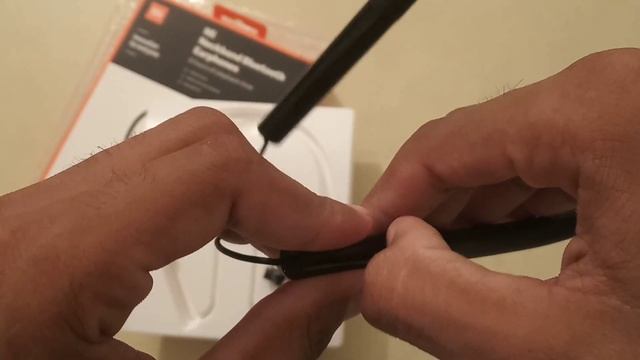 Mi Neckband Bluetooth Earphone / First Look & Unboxing смотреть онлайн