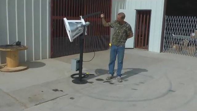 1500 Watt Metal Halide Tower Security Spotlight – 150,000 Lumens – 240 Foot Spotlight Beam смотреть онлайн