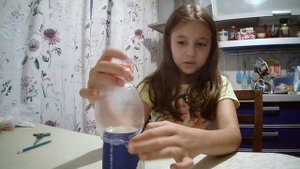 конфетный автомат из подручных средств