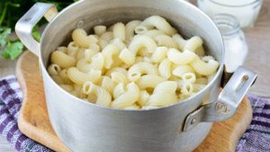 Макароны с сыром и молоком