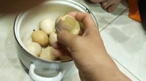 Просвечиваю невылупившиеся инкубационные яйца с помощью подручных средств без овоскопа/ Цыплятам 5д