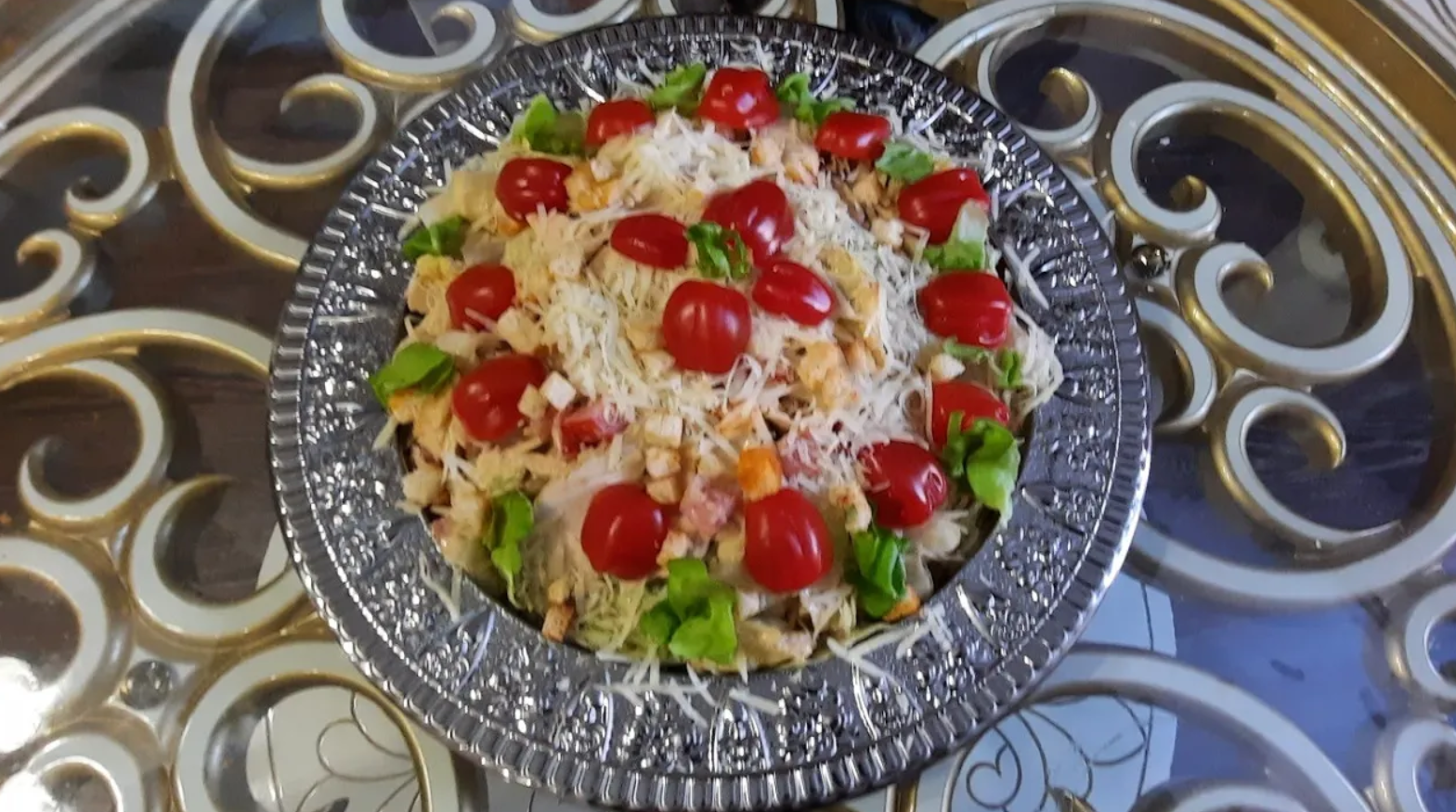 Салат цезарь с курицей. #цезарь #цезарьскурицей #салат