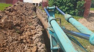 Перед окончанием траншеи водопровода