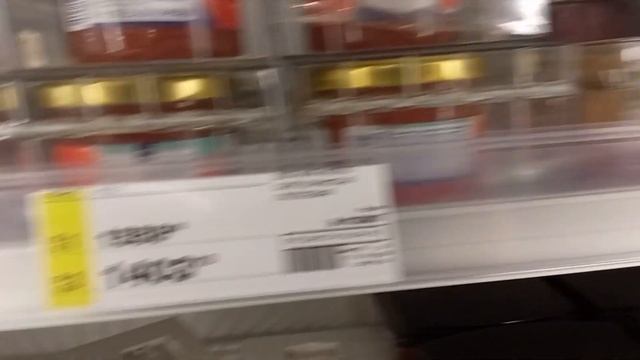 Рекордные цены на красную и черную икру в МЕТРО