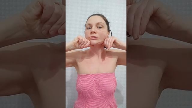Массаж лица может быть разным - выполняем лимфодренажный массаж лица, убираем отёки @aleksa_energi смотреть онлайн