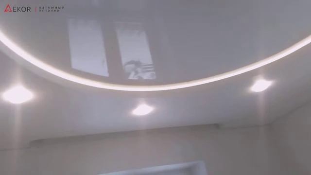 Переход уровня с подсветкой+скрытые карнизы смотреть онлайн