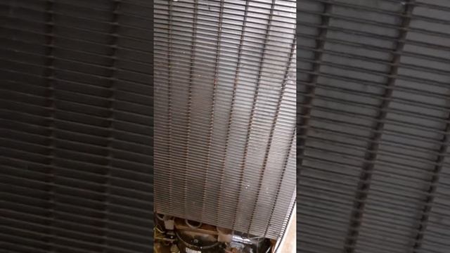 Холодильник LG  - утєчка фреона.
