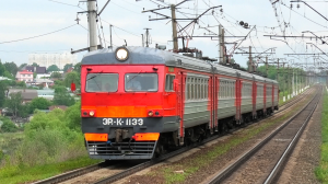 "Раритет". ЭР2К-1133 сообщением Серпухов - Тула следует через платформу Ока