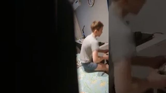 Знайте ЧЕМУ обучают ВАШИХ детей, ЧТО именно они читают, и ЧЕМ занимаются в свободное время… смотреть онлайн