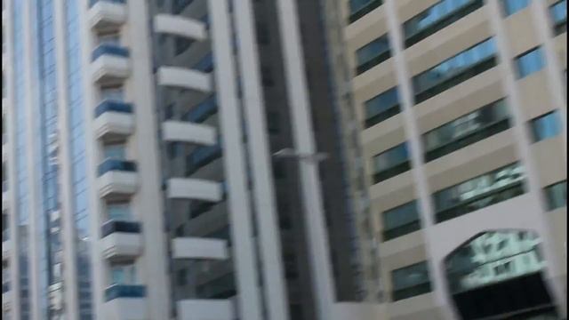 Driving And Speaking About Climat, Abu Dhabi / Разговоры О Климате В Абу-Даби смотреть онлайн