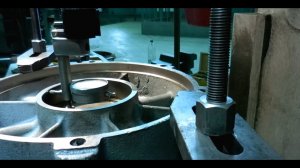 Как СКОЛХОЗИТЬ центроискатель.  Работа расточной головки