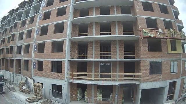 Таймлапс строительства многоквартирного дома два года за десять минут. смотреть онлайн