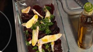 Запечённая свёкла с козьим сыром