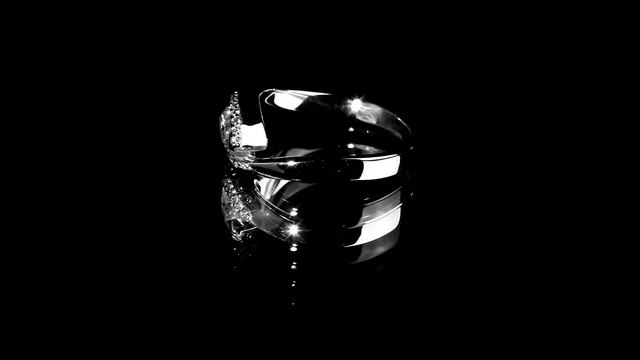 Кольцо из белого золота с бриллиантами 0,76 карат смотреть онлайн