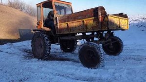 Буксует по снегу на Трактор т 16. Тюнинг Т-16