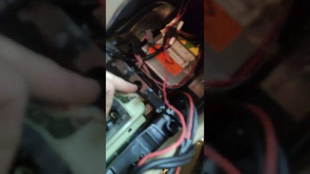 mercedes CLS 350 2006 года снимаем штатную магнитолу смотреть онлайн