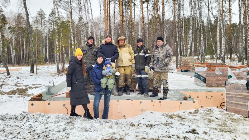 Закладываем первый кирпич дома вместе с заказчиками✨