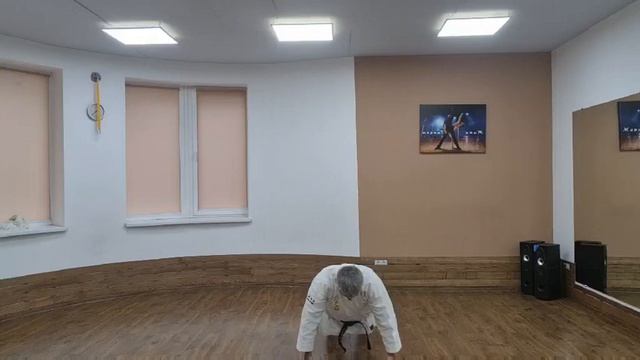 Физическая подготовка. Стойка на кулаках. смотреть онлайн