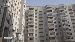 Жильцы многоэтажки в Брянске пожаловались на нерасторопность рабочих при замене лифтов