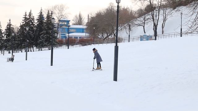 Зимой в Скейт Парке ! Трюки на Самокате ВЛОГ